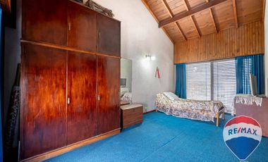 CASA 5 AMB, 8.66 x 37 C/COCHERA Y JARDÍN.