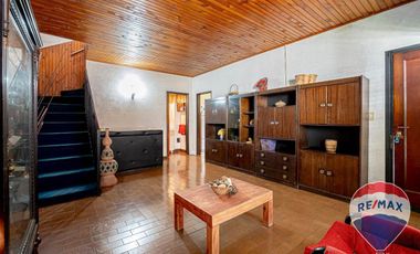 CASA 5 AMB, 8.66 x 37 C/COCHERA Y JARDÍN.