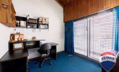 CASA 5 AMB, 8.66 x 37 C/COCHERA Y JARDÍN.