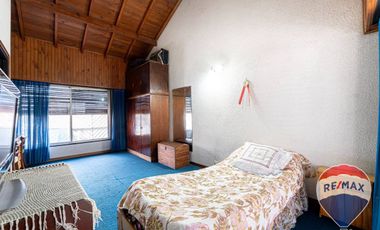 CASA 5 AMB, 8.66 x 37 C/COCHERA Y JARDÍN.