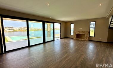 Casa a estrenar en Riberas Puertos a la laguna