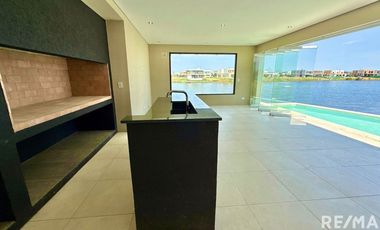 Casa a estrenar en Riberas Puertos a la laguna