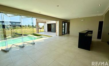 Casa a estrenar en Riberas Puertos a la laguna