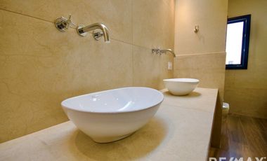 Casa a estrenar en Riberas Puertos a la laguna