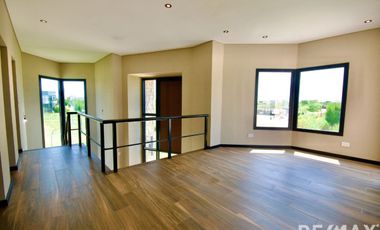 Casa a estrenar en Riberas Puertos a la laguna