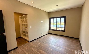 Casa a estrenar en Riberas Puertos a la laguna