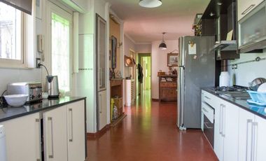 CASA 5 DORMITORIOS EN CENTRO DE CAÑUELAS