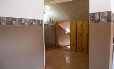 CASA 5 DORMITORIOS EN CENTRO DE CAÑUELAS