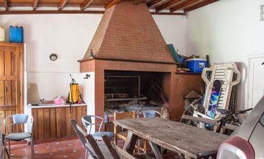 CASA 5 DORMITORIOS EN CENTRO DE CAÑUELAS