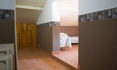 CASA 5 DORMITORIOS EN CENTRO DE CAÑUELAS
