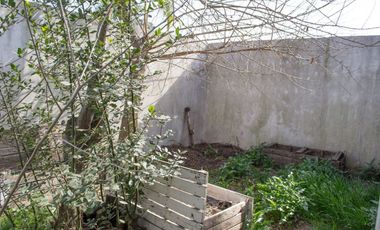 CASA 5 DORMITORIOS EN CENTRO DE CAÑUELAS