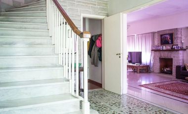 CASA 5 DORMITORIOS EN CENTRO DE CAÑUELAS