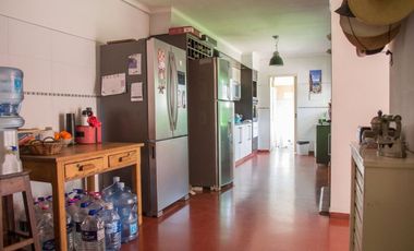 CASA 5 DORMITORIOS EN CENTRO DE CAÑUELAS