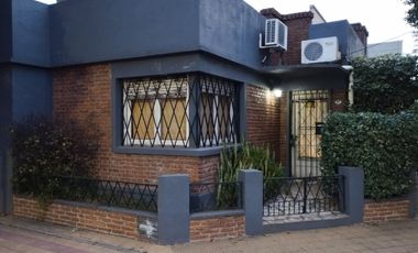 CASA EN VENTA MORON 3 AMBIENTES