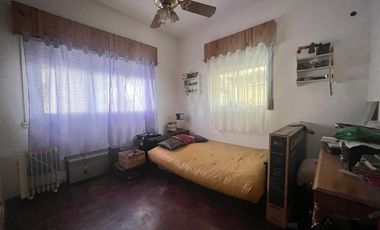 CASA EN VENTA MORON 3 AMBIENTES