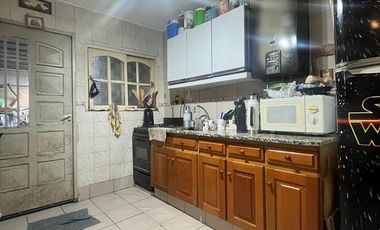 CASA EN VENTA MORON 3 AMBIENTES