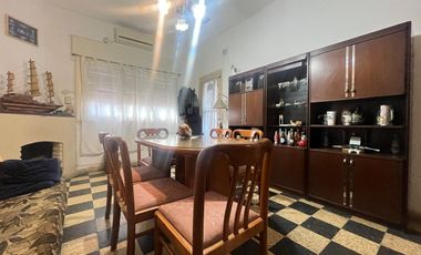 CASA EN VENTA MORON 3 AMBIENTES