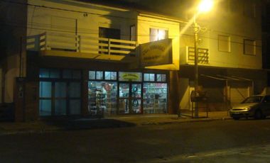 LOCAL EN VENTA +  2 DEPARTAMENTOS EN LA PLATA