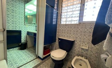 Tríplex Señorial con Cochera y Jardín en Wilde