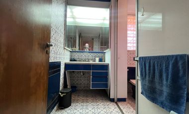 Tríplex Señorial con Cochera y Jardín en Wilde