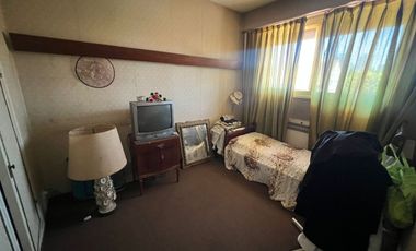 Tríplex Señorial con Cochera y Jardín en Wilde