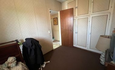 Tríplex Señorial con Cochera y Jardín en Wilde