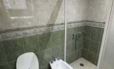 Venta de Casa 4 Dormitorios, Pileta y Quincho