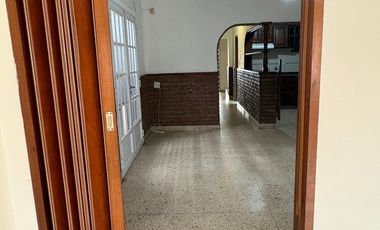 Venta de Casa 4 Dormitorios, Pileta y Quincho