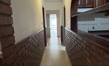 Venta de Casa 4 Dormitorios, Pileta y Quincho