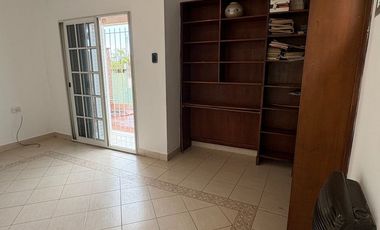 Venta de Casa 4 Dormitorios, Pileta y Quincho