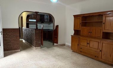 Venta de Casa 4 Dormitorios, Pileta y Quincho