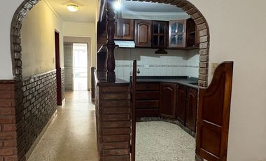 Venta de Casa 4 Dormitorios, Pileta y Quincho