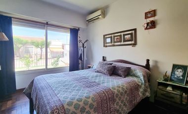CASA 3 AMBIENTES VENTA LOBOS CON JARDIN Y QUINCHO