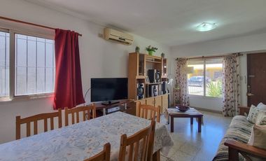 CASA 3 AMBIENTES VENTA LOBOS CON JARDIN Y QUINCHO