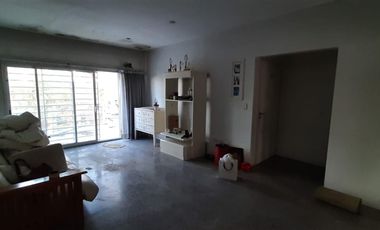 Departamento 3 amb Casa Local Garage