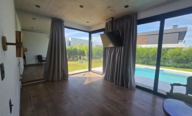 BARRIO EL CANAL UNA PLANTA C/AMARRA