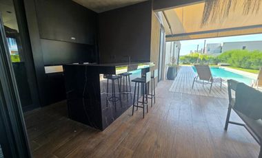 BARRIO EL CANAL UNA PLANTA C/AMARRA