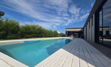 BARRIO EL CANAL UNA PLANTA C/AMARRA