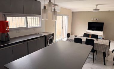 CASA EN VENTA GLEW 2 AMBIENTES