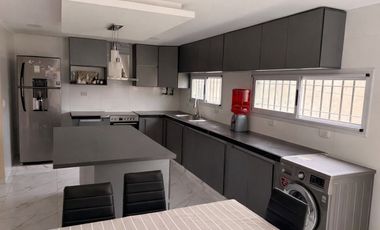 CASA EN VENTA GLEW 2 AMBIENTES
