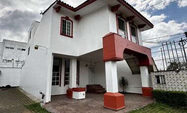 JUNTO A LOS ENCINOS CASA EN CONDOMINIO EN RENTA