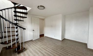 JUNTO A LOS ENCINOS CASA EN CONDOMINIO EN RENTA