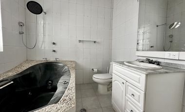 JUNTO A LOS ENCINOS CASA EN CONDOMINIO EN RENTA