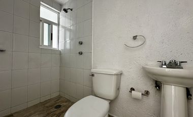 JUNTO A LOS ENCINOS CASA EN CONDOMINIO EN RENTA