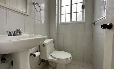 JUNTO A LOS ENCINOS CASA EN CONDOMINIO EN RENTA