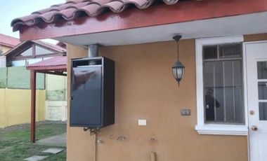 Casa en arriendo c/ estacionamiento en Peñablanca