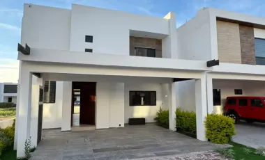 Casa en venta en Altozano la Nueva Laguna