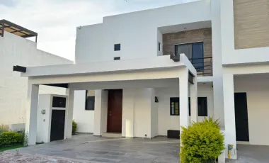Casa en venta en Altozano la Nueva Laguna