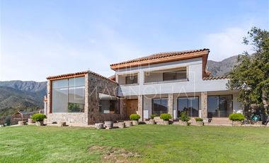 Casa en Venta en condominio la aurora con vista a todo el valle