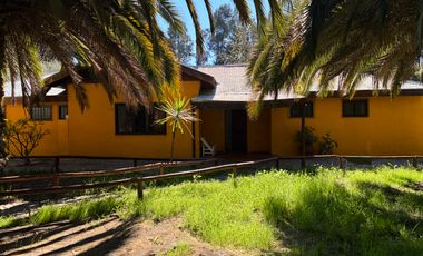 HERMOSA PARCELA EN VENTA CON DOS CASAS , QUINCHO Y PISCINA